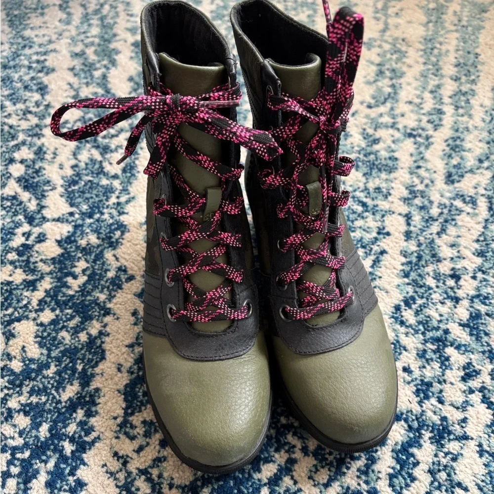 SOREL Lexie Youth Camo Camouflage Wedge Lace Up Boots Green 5 worn once